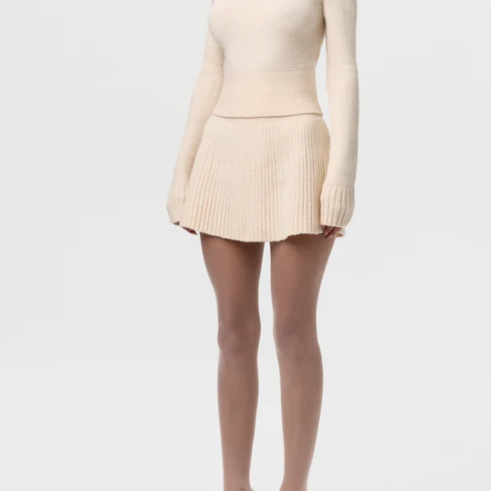 Elegant Cream Knit Skirt